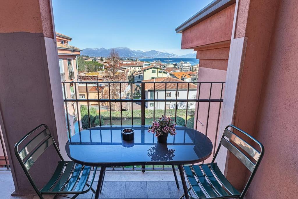 Garda Lake View Apartment 데센자노델가르다 외부 사진