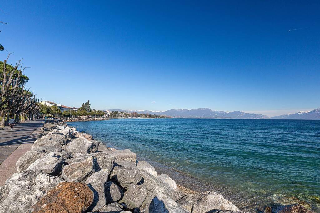 Garda Lake View Apartment 데센자노델가르다 외부 사진